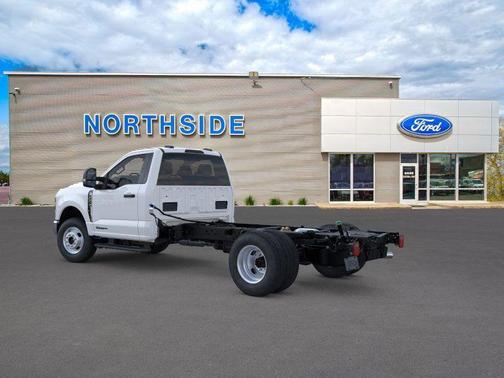 Oxford White 2025 Ford F-350 XL