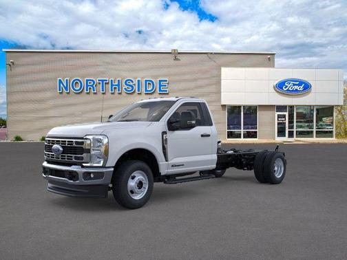 Oxford White 2025 Ford F-350 XL