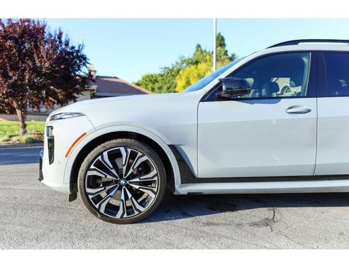 2024 BMW X7 M60i