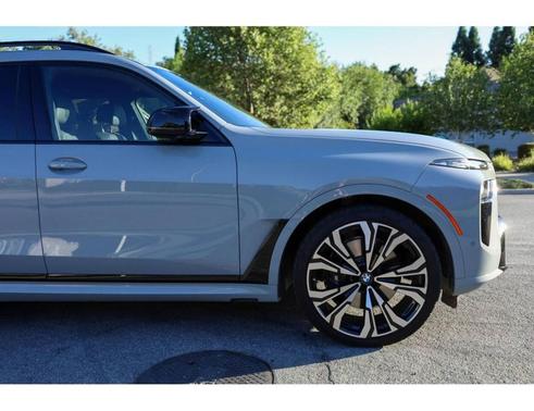 2024 BMW X7 M60i