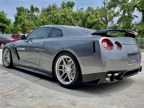 2009 Nissan GT-R Base AWD 2dr Coupe