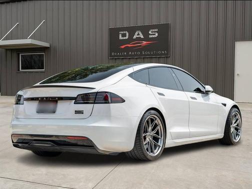 2024 Tesla Model S Plaid