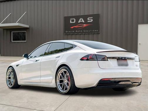 2024 Tesla Model S Plaid
