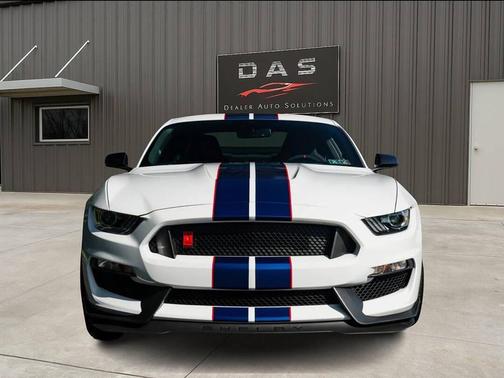 2016 Ford Shelby GT350R Base