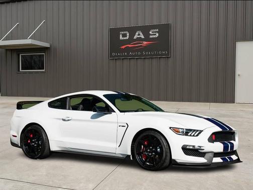 2016 Ford Shelby GT350R Base