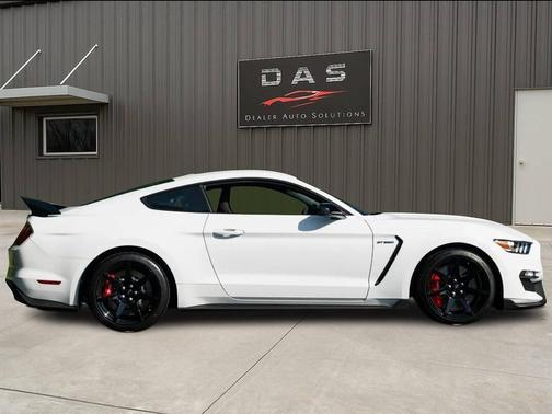 2016 Ford Shelby GT350R Base