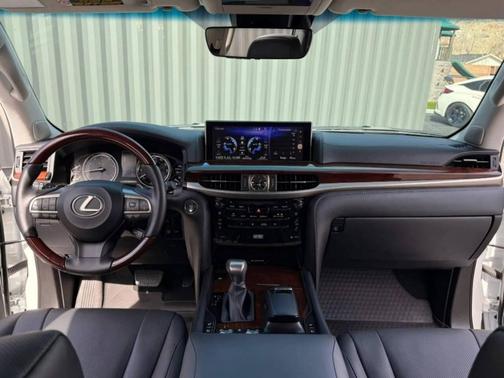 2021 Lexus LX 570 Three-Row