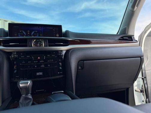 2021 Lexus LX 570 Three-Row