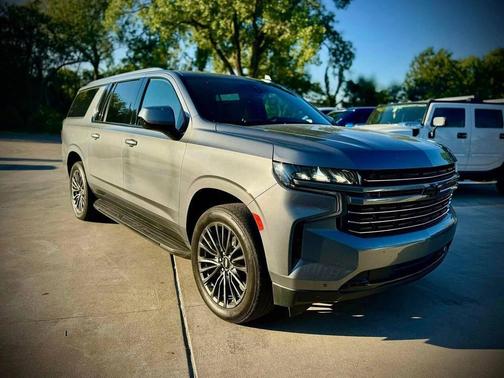 2022 Chevrolet Suburban LT