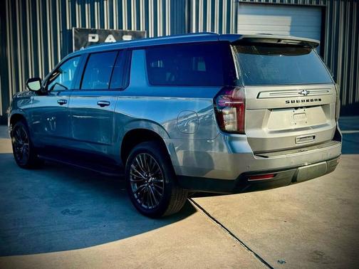 2022 Chevrolet Suburban LT