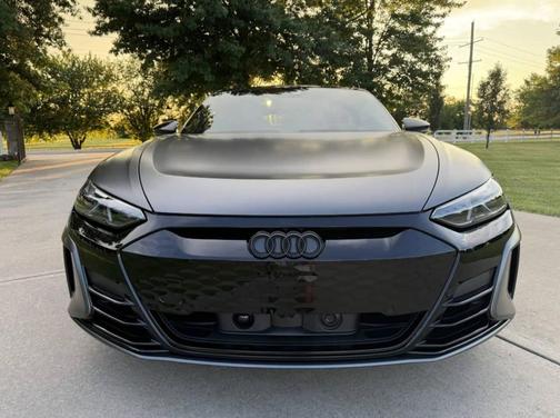 2022 Audi RS e-tron GT quattro