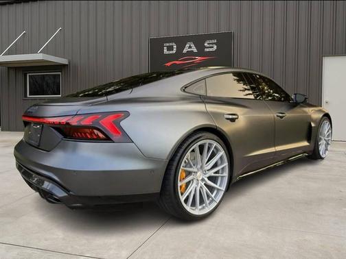 2022 Audi RS e-tron GT quattro