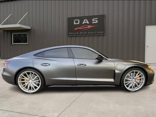 2022 Audi RS e-tron GT quattro