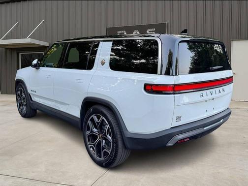 2025 Rivian R1S Adventure AWD Dual Motor 4dr SUV