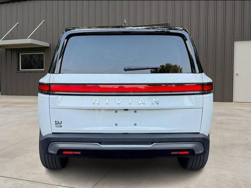 2025 Rivian R1S Adventure AWD Dual Motor 4dr SUV