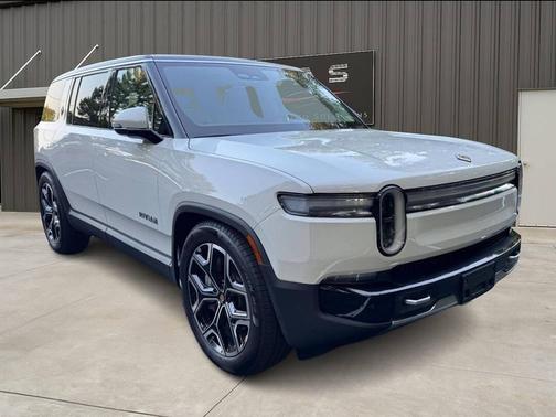 2025 Rivian R1S Adventure AWD Dual Motor 4dr SUV