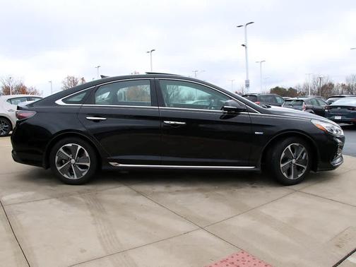 2018 Hyundai SONATA Hybrid Limited