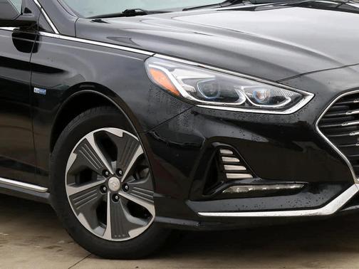 2018 Hyundai SONATA Hybrid Limited