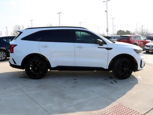 2022 Kia Sorento SX