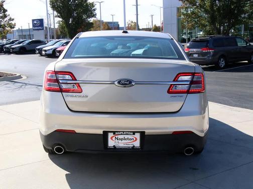2017 Ford Taurus SE