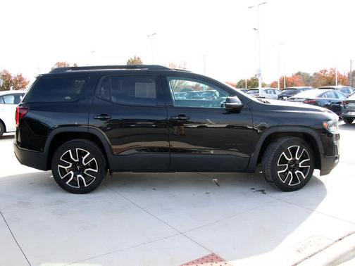 2021 GMC Acadia SLT