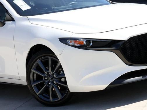 Snowflake White Pearl 2026 Mazda Mazda3 FWD w/Preferred Package