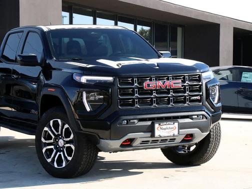 2024 GMC Canyon AT4