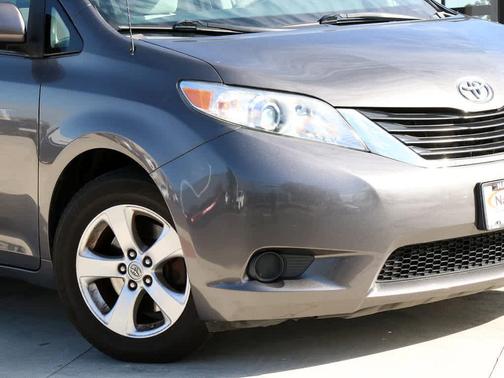 2013 Toyota Sienna LE