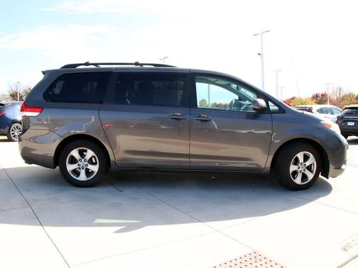 2013 Toyota Sienna LE
