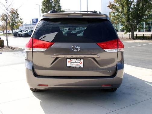 2013 Toyota Sienna LE