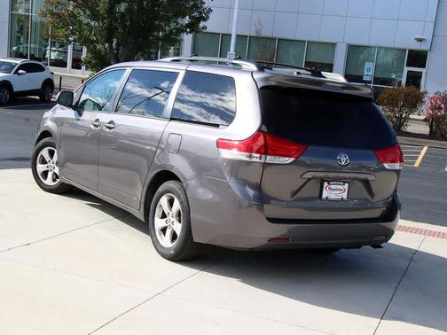 2013 Toyota Sienna LE