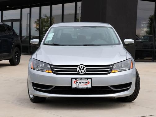 Reflex Silver Metallic 2015 Volkswagen Passat 1.8T Auto SE
