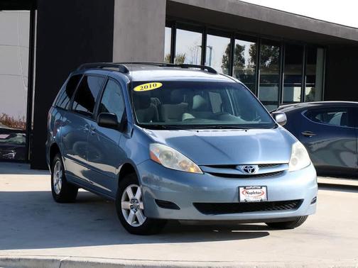2010 Toyota Sienna LE