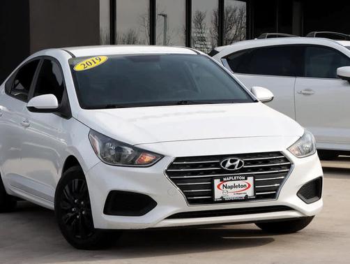 2019 Hyundai Accent SE