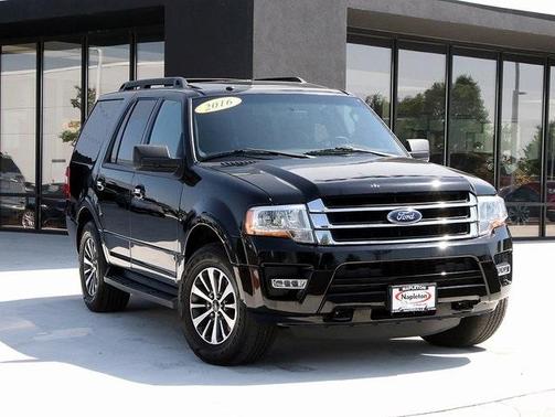 Photo 2 of 31 of 2016 Ford Expedition XLT