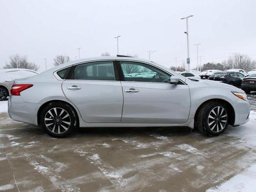 2017 Nissan Altima 2.5 SV
