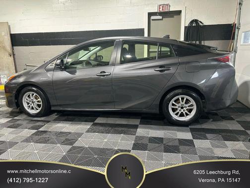 2016 Toyota Prius Two