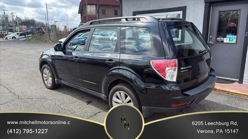 Obsidian Black Pearl 2011 Subaru Forester 2.5 X