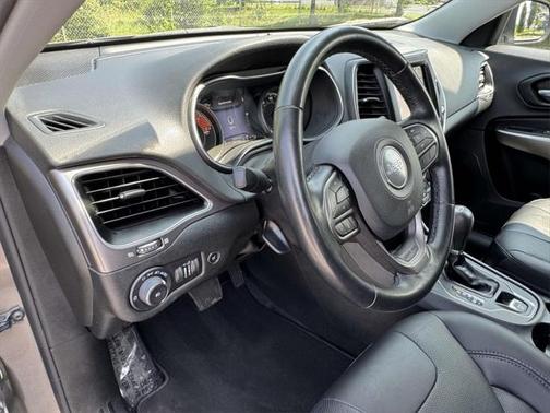 2021 Jeep Cherokee Latitude Lux 4X4
