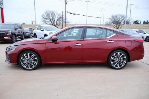 2025 Nissan Altima SL