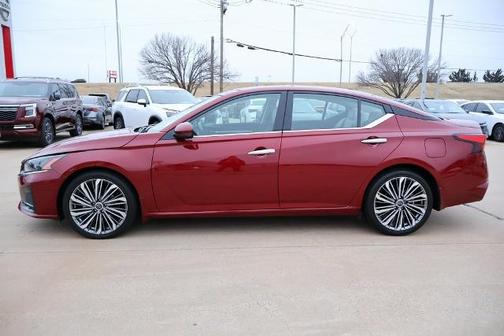 2025 Nissan Altima SL