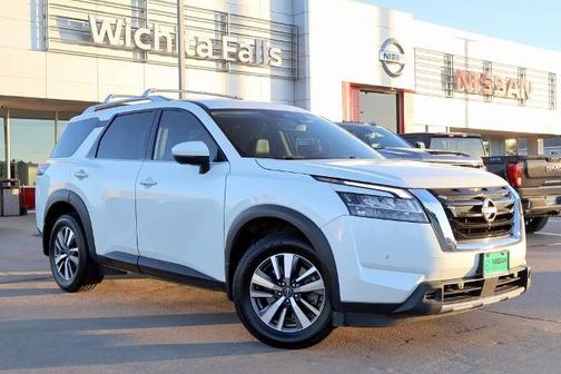 2023 Nissan Pathfinder SL