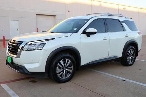 2023 Nissan Pathfinder SL