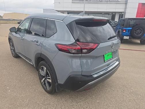 2022 Nissan Rogue SL