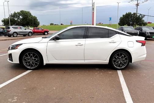 2024 Nissan Altima 2.0 SR