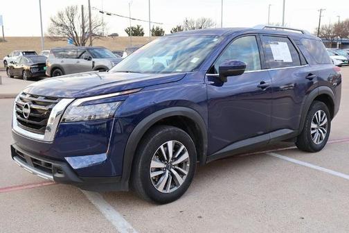 2025 Nissan Pathfinder SL