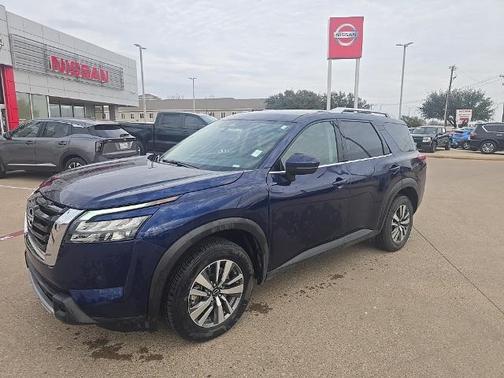 2025 Nissan Pathfinder SL