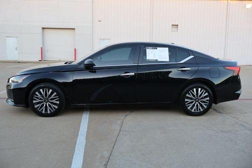 Black 2024 Nissan Altima 2.5 SV