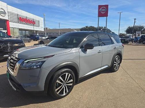 2025 Nissan Pathfinder Platinum