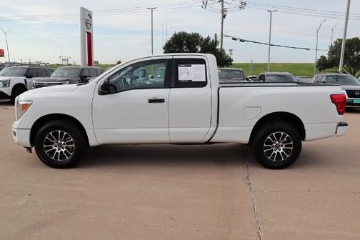 2024 Nissan Titan SV